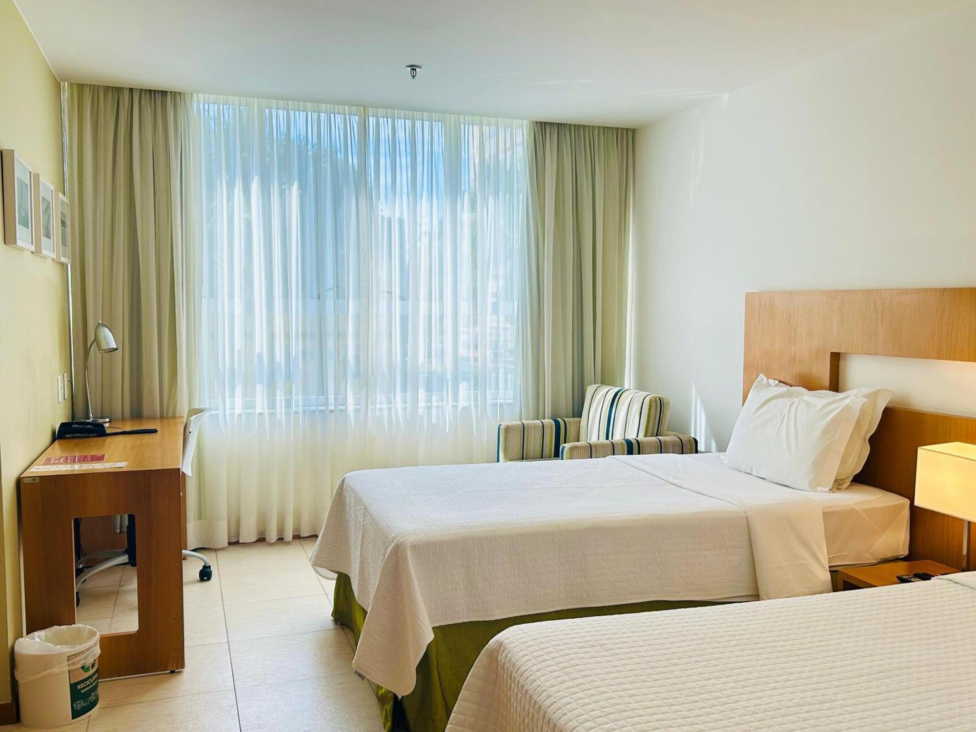 Hotel Naoum 4*