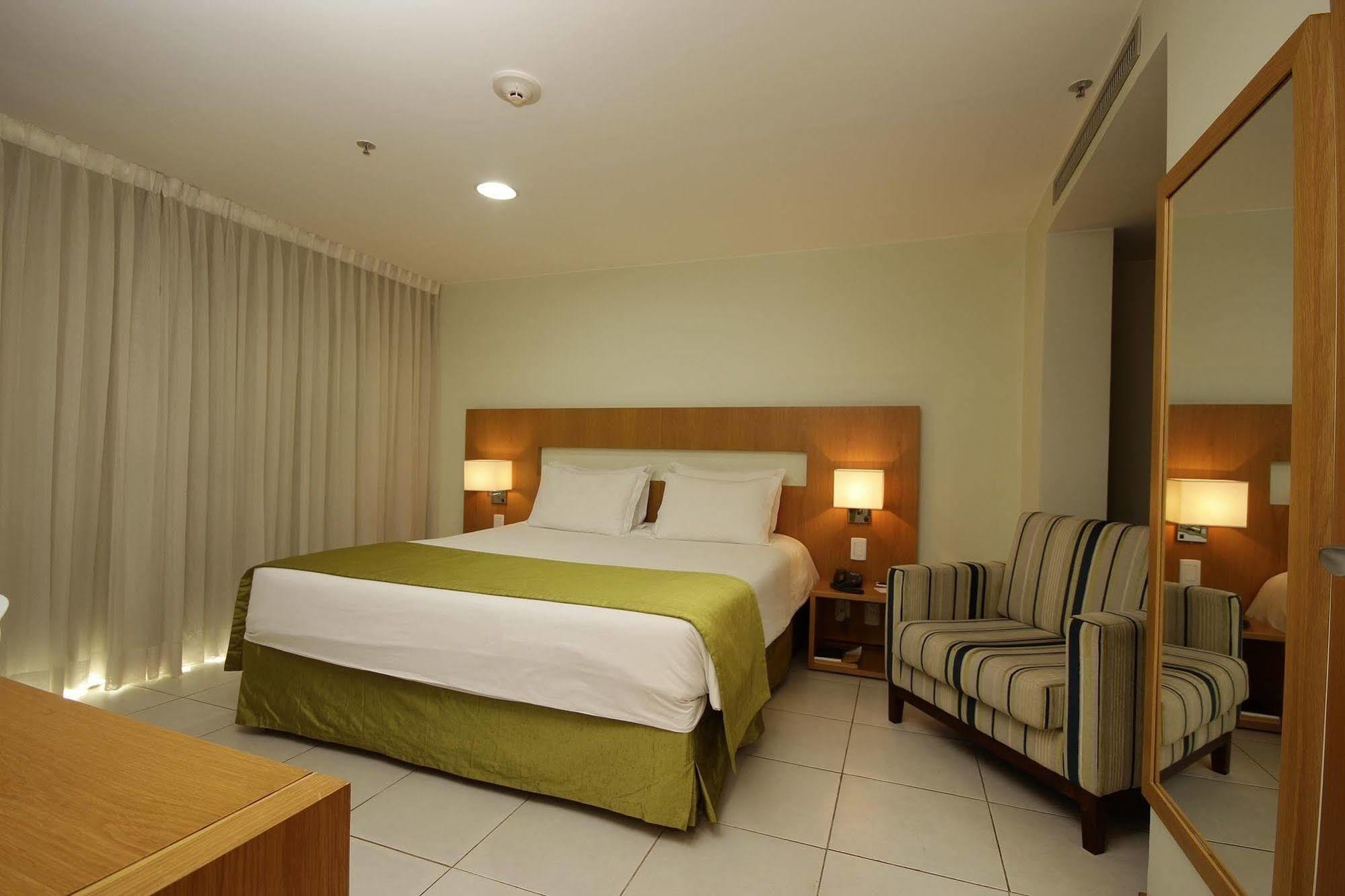 Naoum Hotel 4*