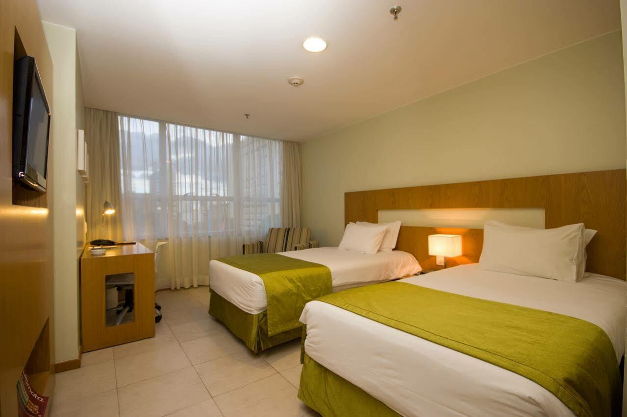 Naoum Hotel 4*